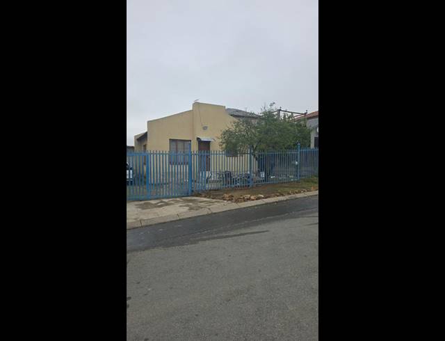 2 BEDROOM HOUSE FOR SALE IN OLIEVENHOUTBOSCH